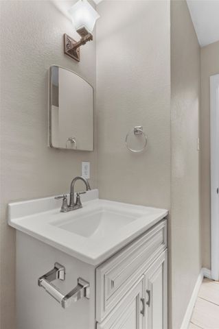 5229 Ira Street N, Haltom City, TX 76117