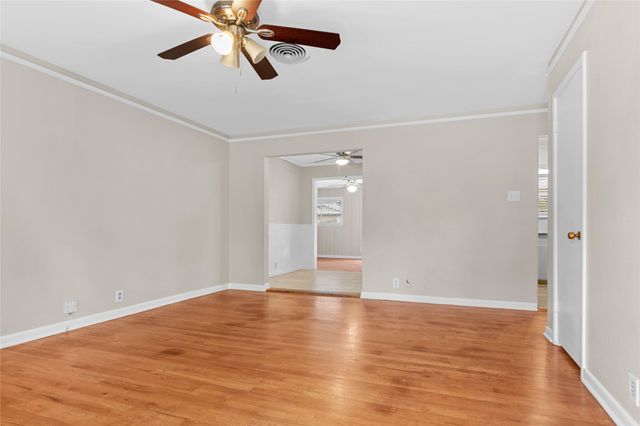 5229 Ira Street N, Haltom City, TX 76117