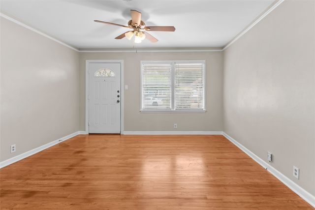 5229 Ira Street N, Haltom City, TX 76117