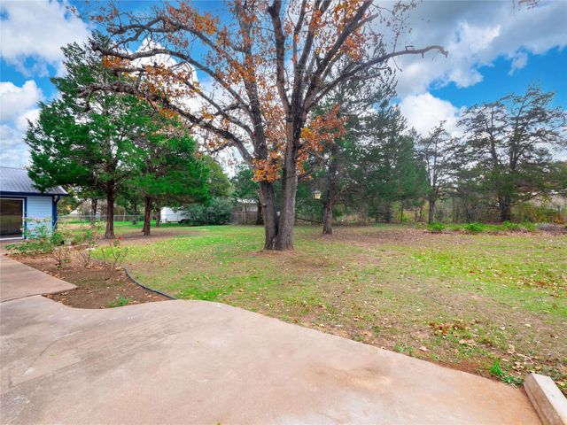 137 Blanket Flower Dr, Bastrop, TX 78602