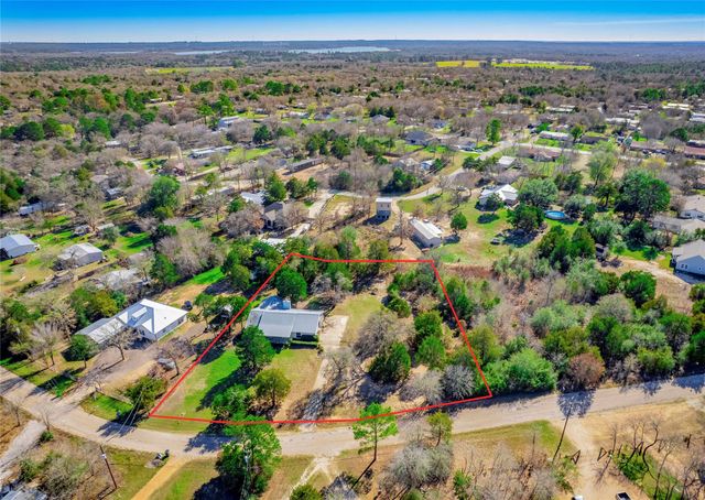 137 Blanket Flower Dr, Bastrop, TX 78602