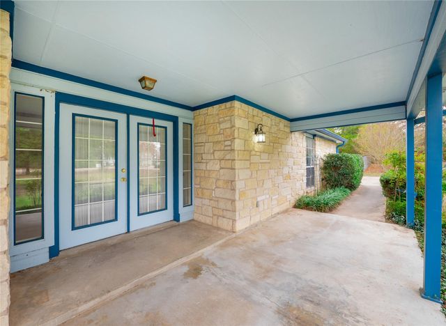 137 Blanket Flower Dr, Bastrop, TX 78602