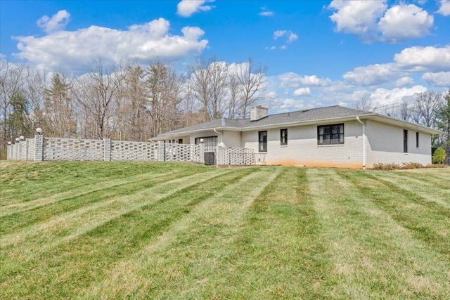 200 Bonbrook Mill RD, Rocky Mount, VA 24151