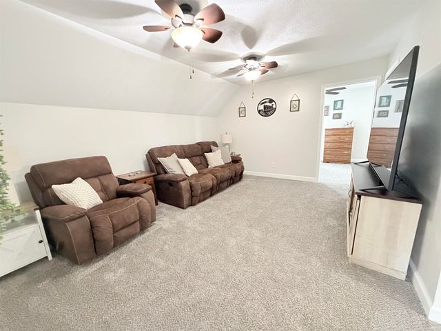 2164 S 1200 E, Oakland City, IN 47660