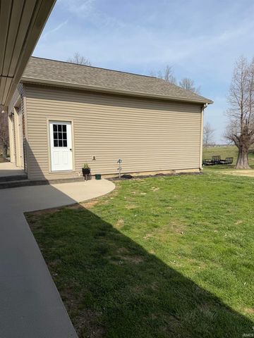 2164 S 1200 E, Oakland City, IN 47660