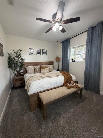 2164 S 1200 E, Oakland City, IN 47660