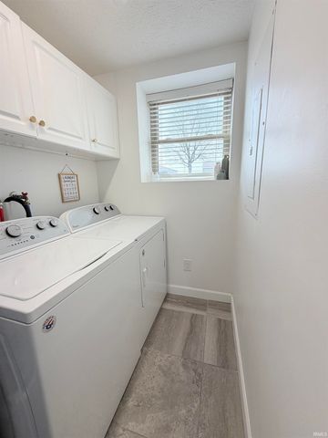 2164 S 1200 E, Oakland City, IN 47660