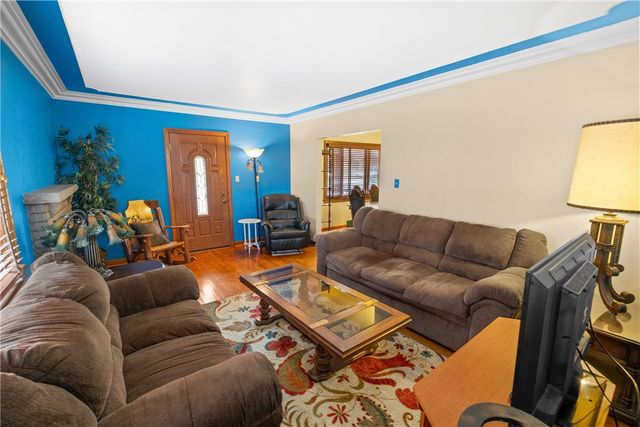 239 Spruce St, Canonsburg, PA 15317