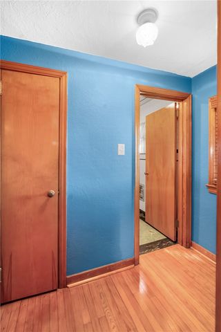 239 Spruce St, Canonsburg, PA 15317