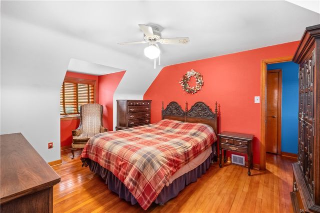 239 Spruce St, Canonsburg, PA 15317