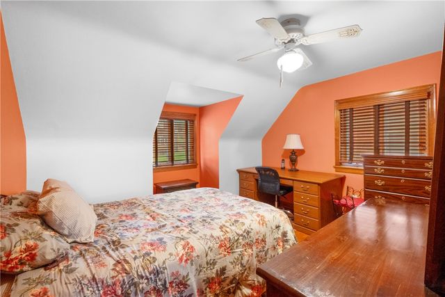 239 Spruce St, Canonsburg, PA 15317