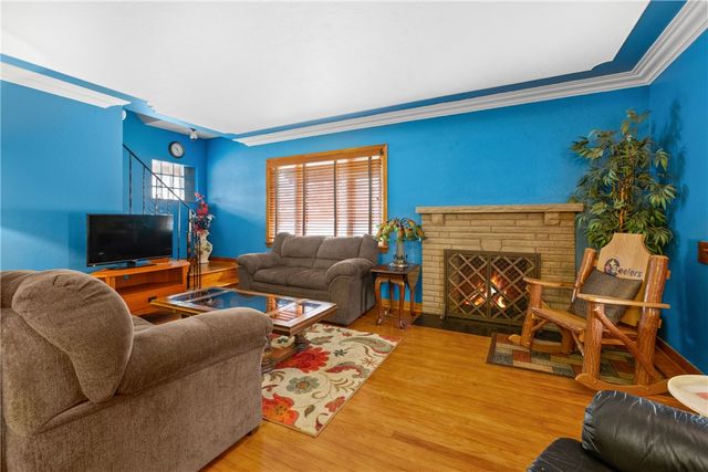 239 Spruce St, Canonsburg, PA 15317