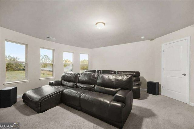 689 S Jeff Davis Drive, Fayetteville, GA 30215