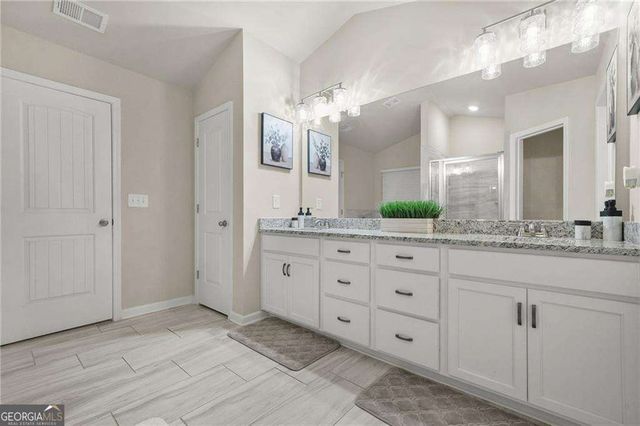 689 S Jeff Davis Drive, Fayetteville, GA 30215