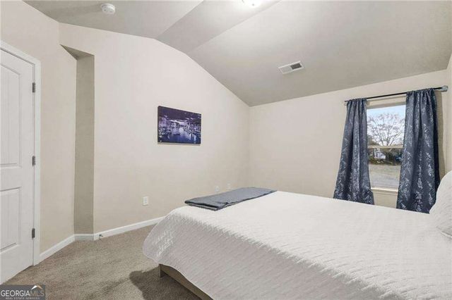 689 S Jeff Davis Drive, Fayetteville, GA 30215