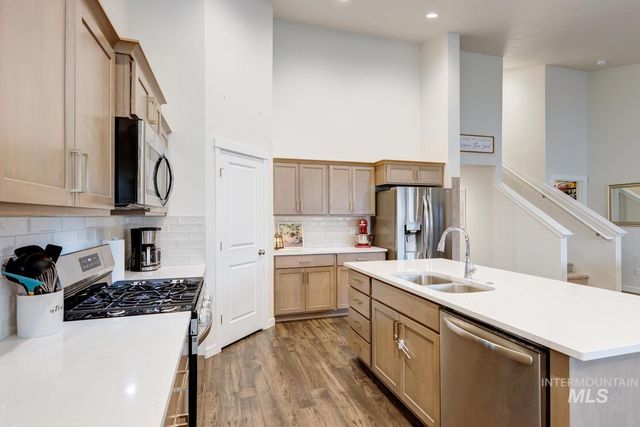 12445 Shadow River St, Caldwell, ID 83607