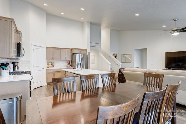 12445 Shadow River St, Caldwell, ID 83607