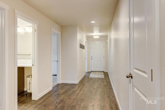 12445 Shadow River St, Caldwell, ID 83607