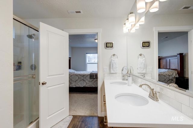 12445 Shadow River St, Caldwell, ID 83607