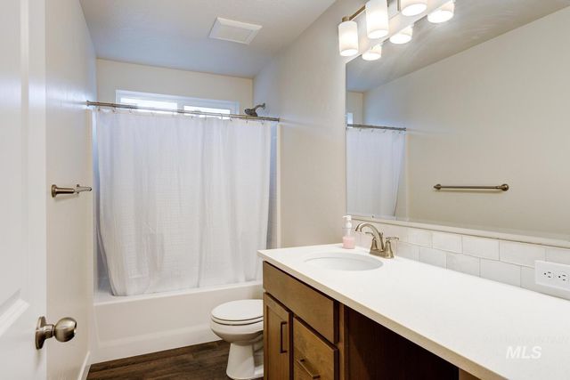 12445 Shadow River St, Caldwell, ID 83607