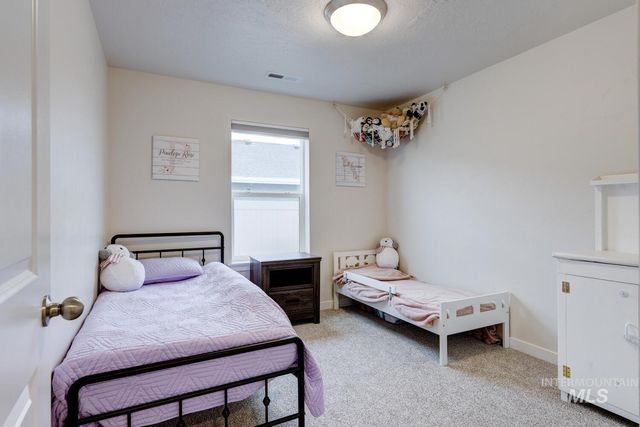 12445 Shadow River St, Caldwell, ID 83607