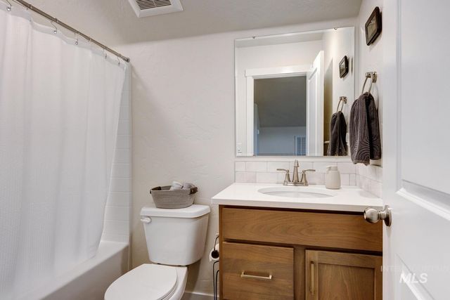 12445 Shadow River St, Caldwell, ID 83607