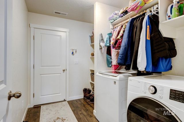 12445 Shadow River St, Caldwell, ID 83607