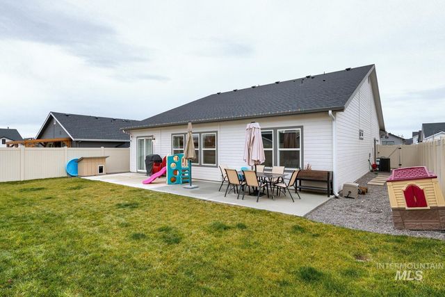 12445 Shadow River St, Caldwell, ID 83607