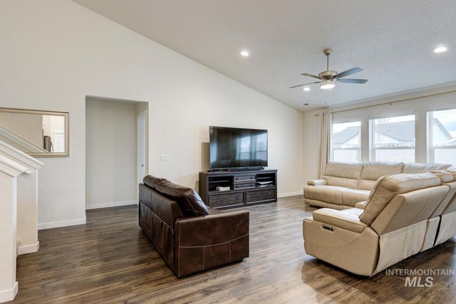 12445 Shadow River St, Caldwell, ID 83607