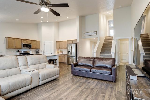 12445 Shadow River St, Caldwell, ID 83607