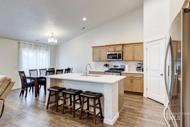 12445 Shadow River St, Caldwell, ID 83607