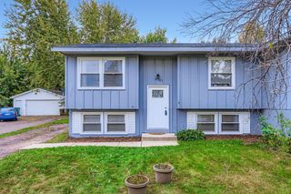 6783 8th Street N, Oakdale, MN 55128