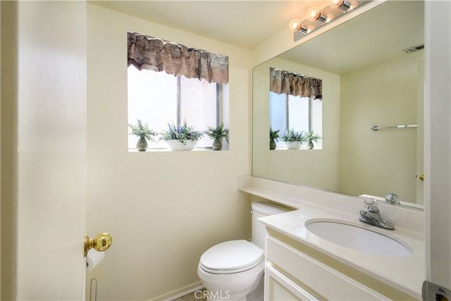 38016 Ranier, Palmdale, CA 93552