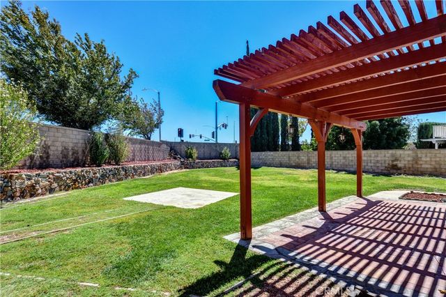 38016 Ranier, Palmdale, CA 93552
