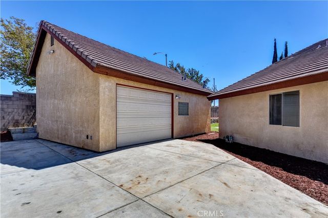 38016 Ranier, Palmdale, CA 93552