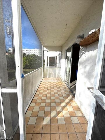 4906 Victoria DR 108, Cape Coral, FL 33904