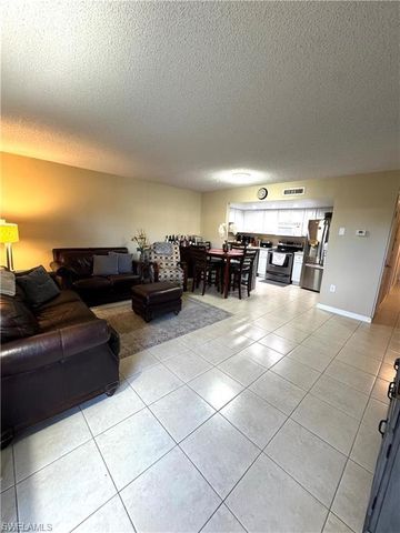 4906 Victoria DR 108, Cape Coral, FL 33904