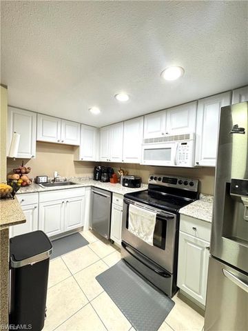 4906 Victoria DR 108, Cape Coral, FL 33904
