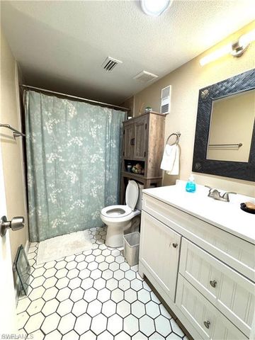 4906 Victoria DR 108, Cape Coral, FL 33904