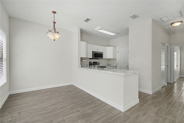 6081 Lake Front DR, Fort Myers, FL 33908