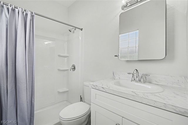 6081 Lake Front DR, Fort Myers, FL 33908