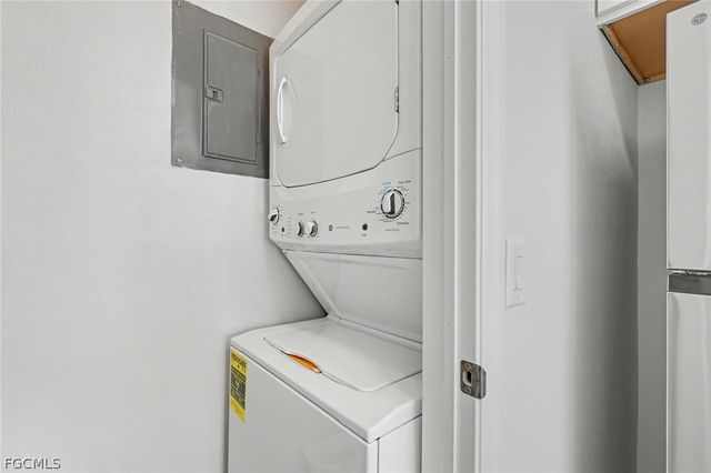 6081 Lake Front DR, Fort Myers, FL 33908