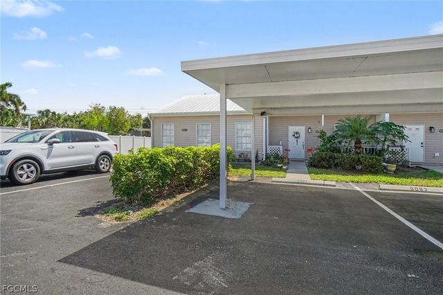 6081 Lake Front DR, Fort Myers, FL 33908