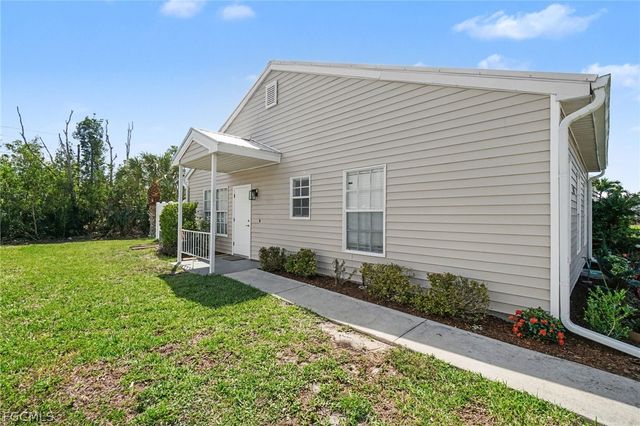 6081 Lake Front DR, Fort Myers, FL 33908