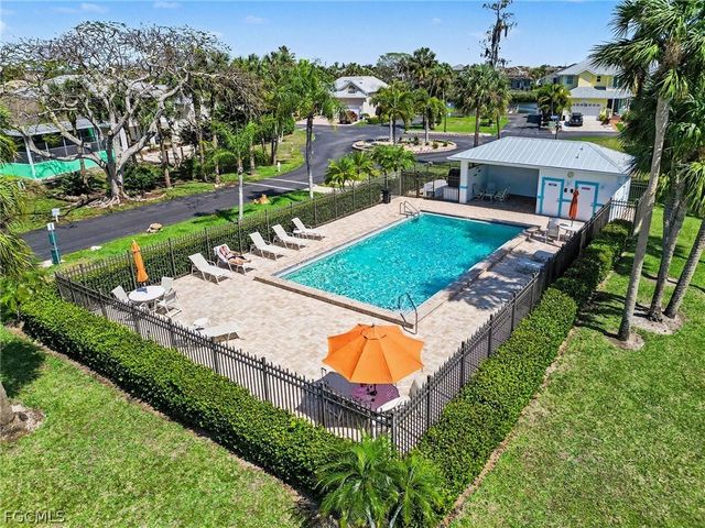 6081 Lake Front DR, Fort Myers, FL 33908