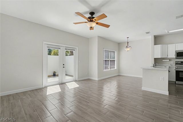 6081 Lake Front DR, Fort Myers, FL 33908