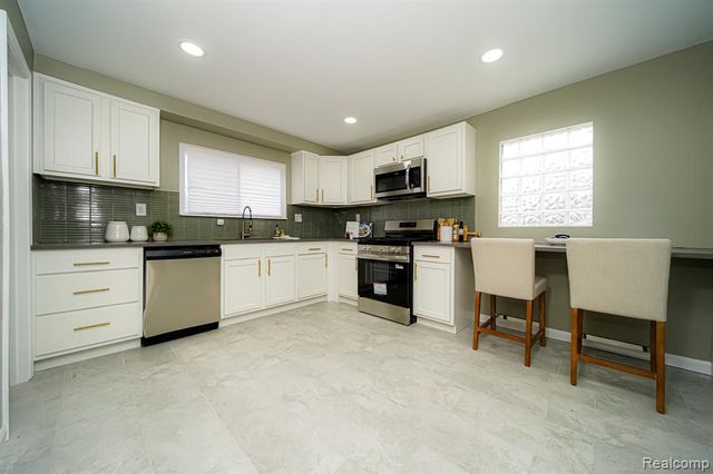 3080 Oakman Boulevard, Detroit, MI 48238