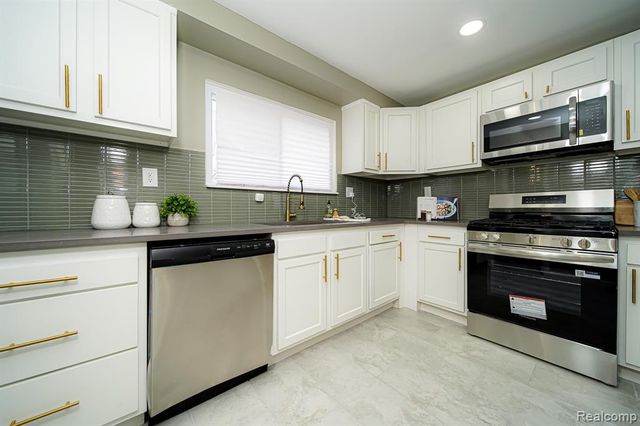 3080 Oakman Boulevard, Detroit, MI 48238