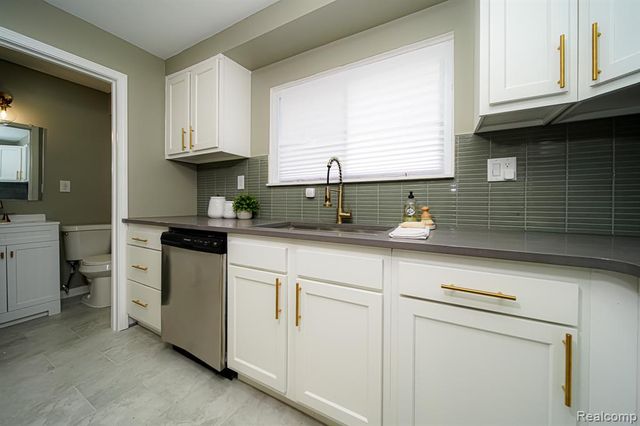 3080 Oakman Boulevard, Detroit, MI 48238