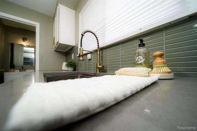 3080 Oakman Boulevard, Detroit, MI 48238